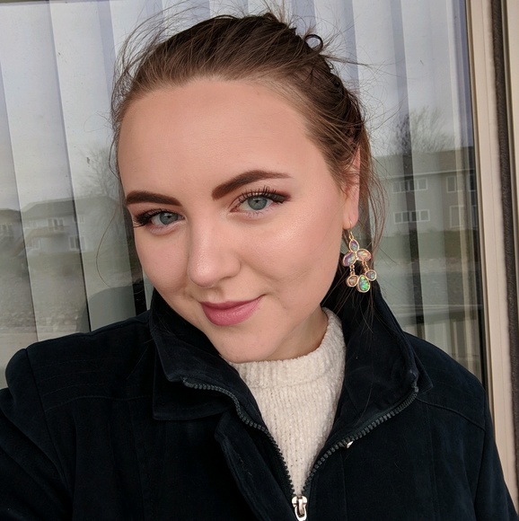 Meet your Posher, Jessica - Picture 1 of 1